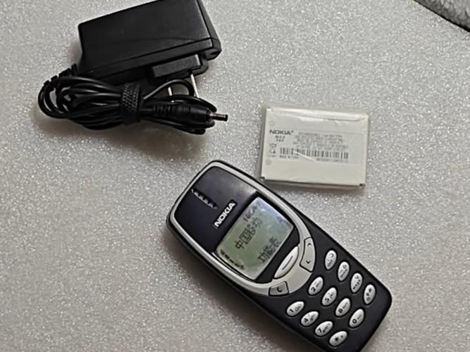 诺基亚3310砸核桃传奇史(3330诺基亚)