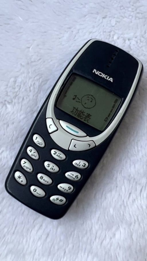 诺基亚3310砸核桃传奇史(3330诺基亚)