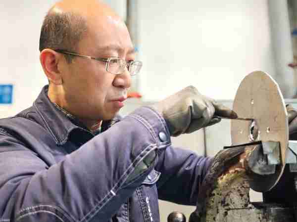 解烟草烟工烟术工（烟草工人）