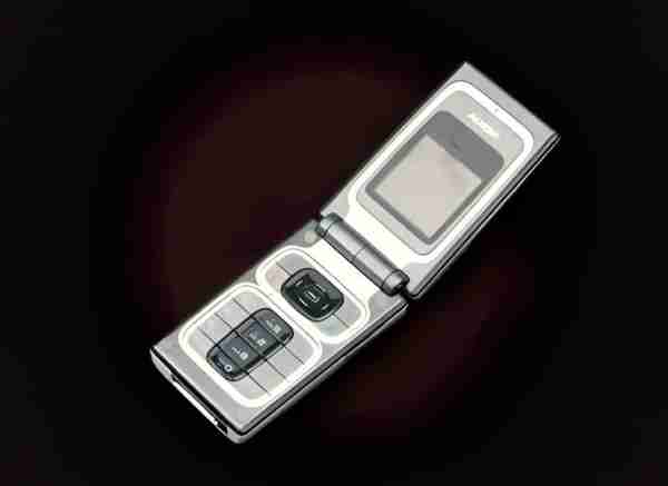 诺基亚官翻机vs全新机对比（诺基亚翻盖手机质量怎么样）