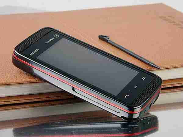 诺基亚5530XM触控音乐手机（诺基亚音乐智能手机）