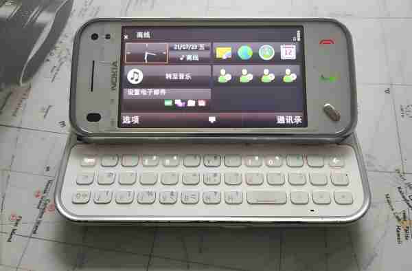 诺基亚N97侧滑全键盘旗舰（诺基亚侧翻全键盘手机）