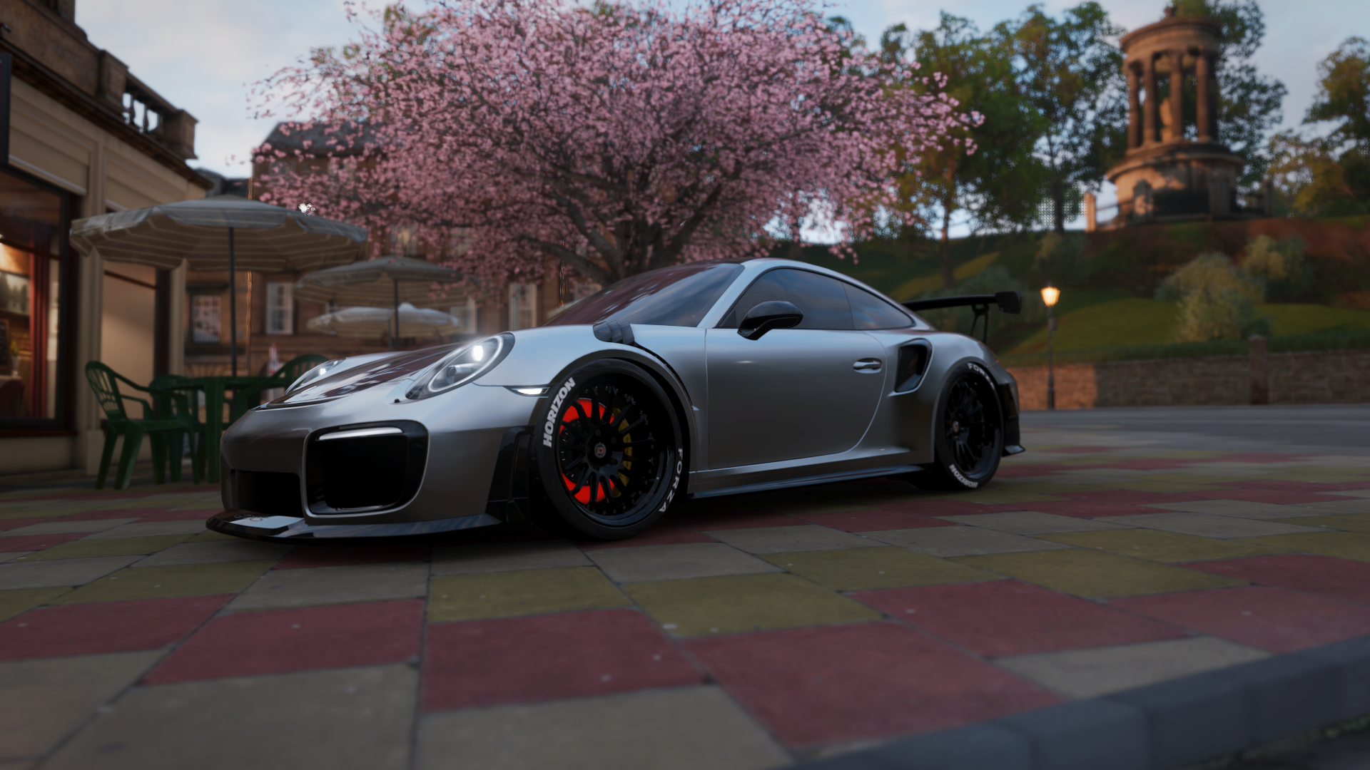 黑洞内部是怎样的?_黑洞内部到底是什么