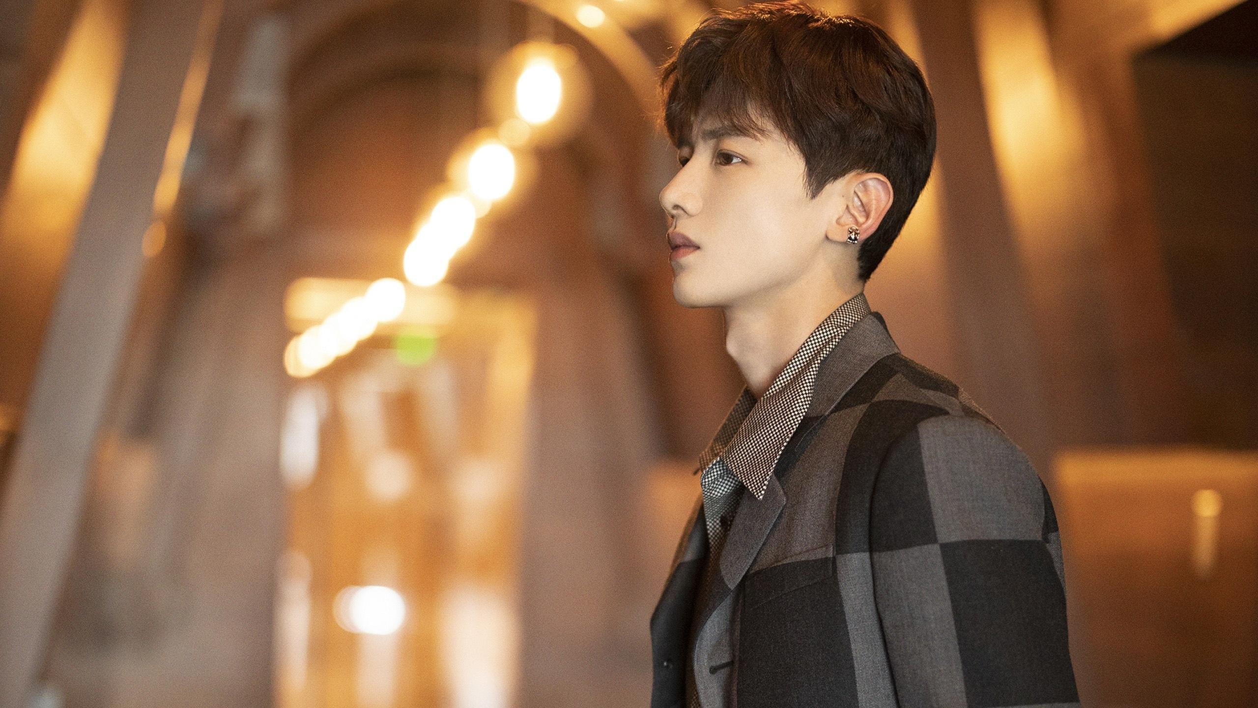 包含暗网上的神秘市场的词条